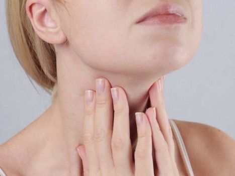11 причин ощущения кома в горле и методы лечения